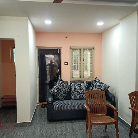 Sri Govinda Nilayam Home Stay 1 Вішакхапатнам Екстер'єр фото