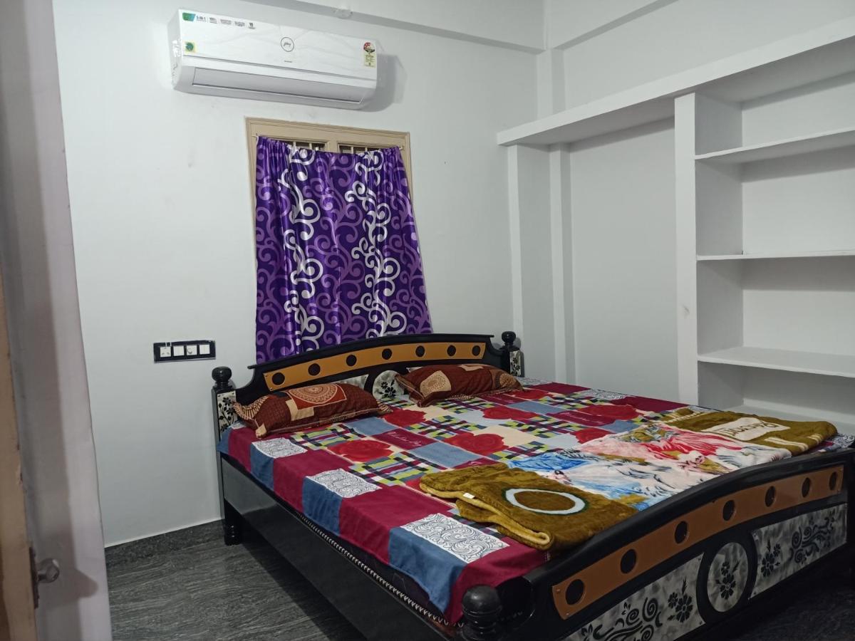 Sri Govinda Nilayam Home Stay 1 Вішакхапатнам Екстер'єр фото