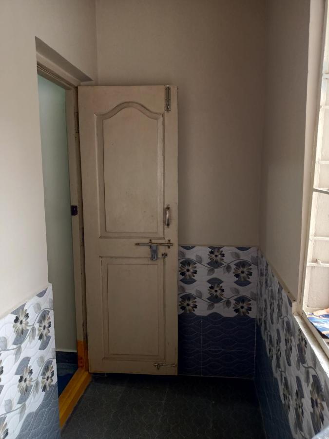 Sri Govinda Nilayam Home Stay 1 Вішакхапатнам Екстер'єр фото